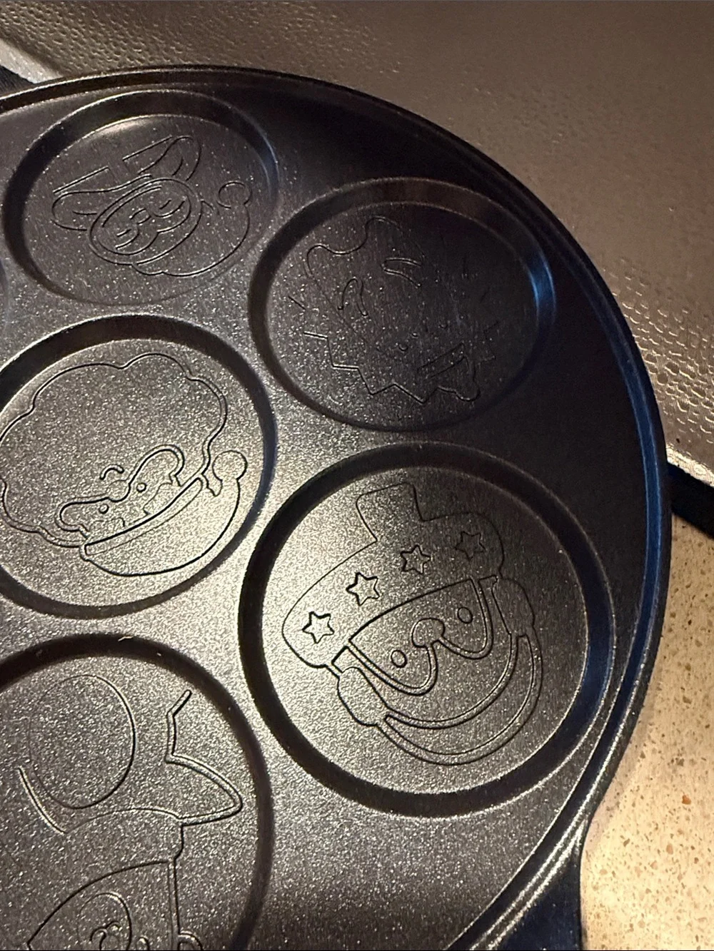 Crofton Holiday 3 inch mini pancake aluminum grill